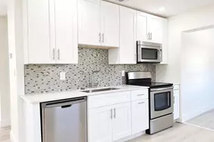 913 N 18th St, Fort Pierce, FL 34950 - Photo 3