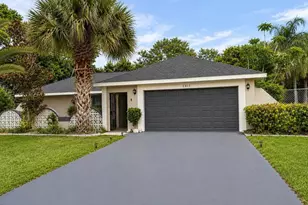 2411 SE Morningside Blvd, Port Saint Lucie, FL 34952 - Photo 1