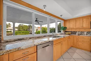 2427 Sea Island Dr, Fort Lauderdale, FL 33301 - Photo 17