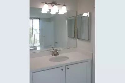 728 Executive Center Drive #31, West Palm Beach, FL 33401 - Photo 9