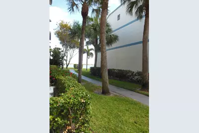 728 Executive Center Drive #31, West Palm Beach, FL 33401 - Photo 17