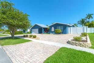 821 SE 16th St, Deerfield Beach, FL 33441 - Photo 1