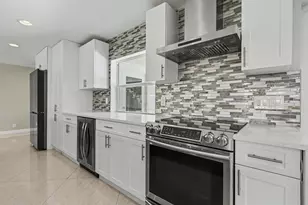 1 Tam O Shanter Ln, Boca Raton, FL 33431 - Photo 9