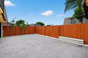 744 Springdale Cir, Palm Springs, FL 33461 - Photo 5