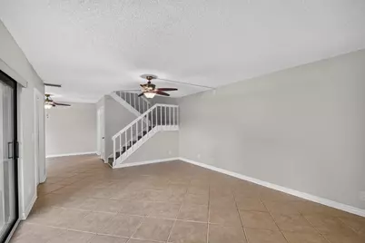 744 Springdale Circle, Palm Springs, FL 33461 - Photo 7