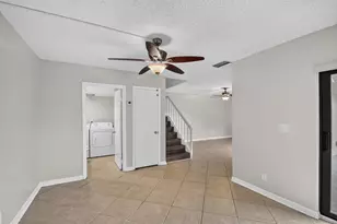 744 Springdale Cir, Palm Springs, FL 33461 - Photo 9