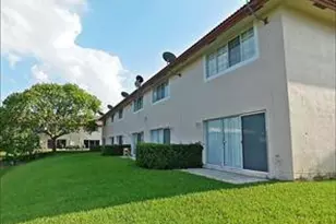 8985 NW 38th Dr, Coral Springs, FL 33065 - Photo 15
