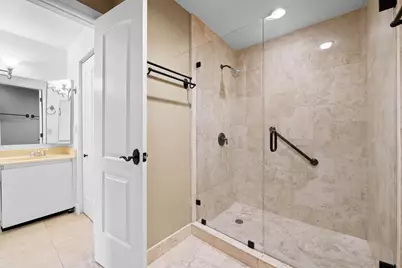 8211 NW 70th Street, Tamarac, FL 33321 - Photo 21