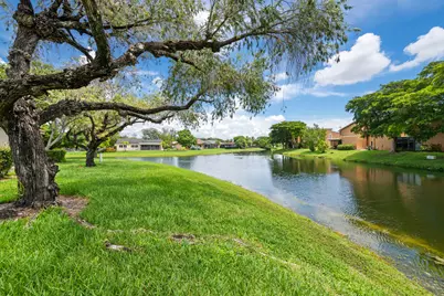 8211 NW 70th Street, Tamarac, FL 33321 - Photo 5