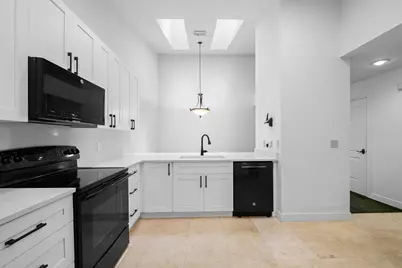 8211 NW 70th Street, Tamarac, FL 33321 - Photo 9