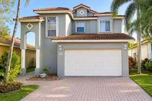 332 NW 107th Ave, Pembroke Pines, FL 33026 - Photo 1