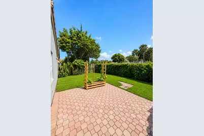 332 NW 107th Avenue, Pembroke Pines, FL 33026 - Photo 21