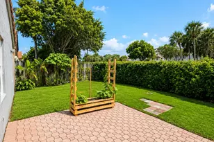 332 NW 107th Ave, Pembroke Pines, FL 33026 - Photo 21