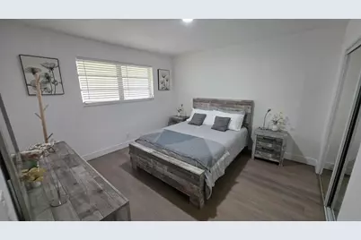 704 NE 8th Street #10, Hallandale Beach, FL 33009 - Photo 5