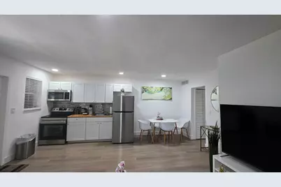 704 NE 8th Street #10, Hallandale Beach, FL 33009 - Photo 3