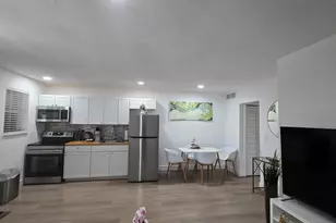 704 NE 8th St, Hallandale Beach, FL 33009 - Photo 3