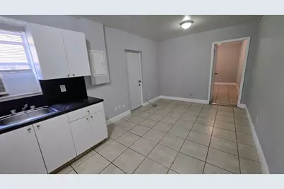 1012 NW 2nd #6, Hallandale Beach, FL 33009 - Photo 1