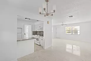 211 Sunrise Ave, Lantana, FL 33460 - Photo 9