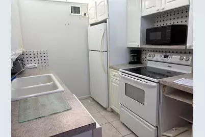 3076 Guildford E, Boca Raton, FL 33434 - Photo 5