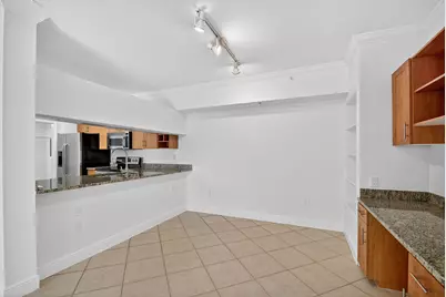 6511 Emerald Dunes Drive #304, West Palm Beach, FL 33411 - Photo 15