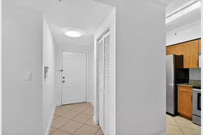 6511 Emerald Dunes Drive #304, West Palm Beach, FL 33411 - Photo 7
