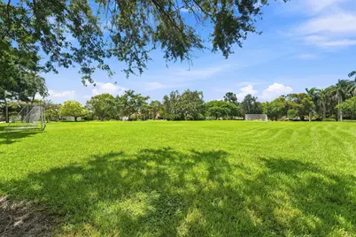 143 Cameron Court, Weston, FL 33326 - Photo 31