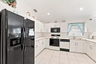 143 Cameron Ct, Weston, FL 33326 - Photo 5