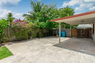2831 N Seacrest Boulevard, Boynton Beach, FL 33435 - Photo 9