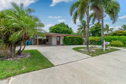 2831 N Seacrest Boulevard, Boynton Beach, FL 33435 - Photo 3