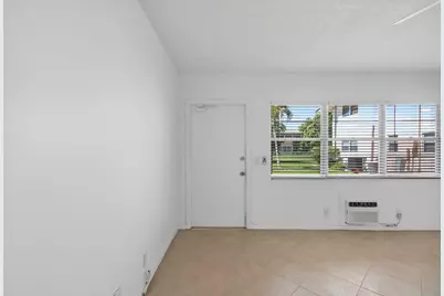 126 Norwich F, West Palm Beach, FL 33417 - Photo 5