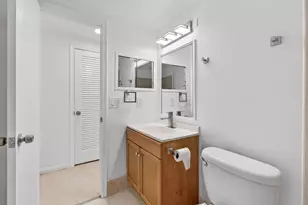 126 Norwich F, West Palm Beach, FL 33417 - Photo 31