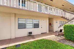 126 Norwich F, West Palm Beach, FL 33417 - Photo 3