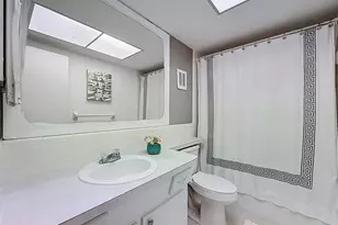 2121 NE 68th St, Fort Lauderdale, FL 33308 - Photo 41