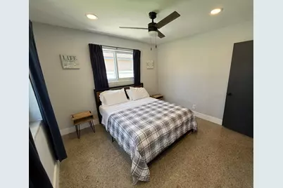 637 SW 2nd Street, Hallandale Beach, FL 33009 - Photo 15