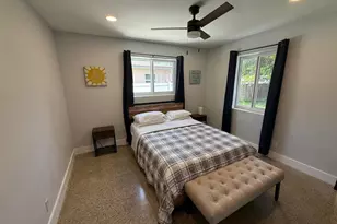 637 SW 2nd St, Hallandale Beach, FL 33009 - Photo 19