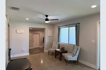 637 SW 2nd Street, Hallandale Beach, FL 33009 - Photo 5