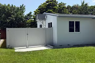 637 SW 2nd St, Hallandale Beach, FL 33009 - Photo 23