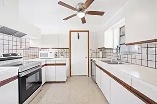 1718 SE 14th St, Fort Lauderdale, FL 33316 - Photo 13