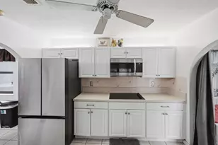 517 SE Felix Ave, Port Saint Lucie, FL 34984 - Photo 3