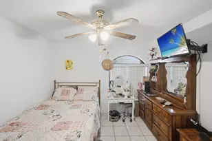 517 SE Felix Ave, Port Saint Lucie, FL 34984 - Photo 5