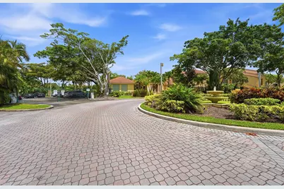 1707 Village Boulevard #108, West Palm Beach, FL 33409 - Photo 21