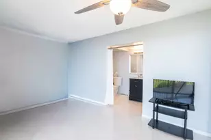 2400 Presidential Way, West Palm Beach, FL 33401 - Photo 25