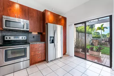 1013 NW 53rd Street, Deerfield Beach, FL 33064 - Photo 13