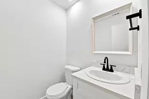 621 NW 47th St, Deerfield Beach, FL 33064 - Photo 11