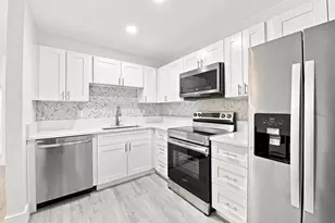 621 NW 47th St, Deerfield Beach, FL 33064 - Photo 9