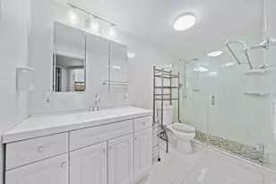 16470 NE 27th Pl, North Miami Beach, FL 33160 - Photo 17