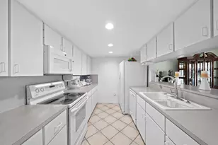 16470 NE 27th Pl, North Miami Beach, FL 33160 - Photo 5