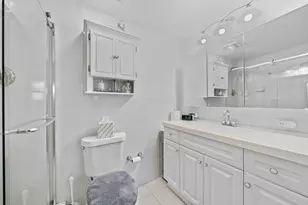 16470 NE 27th Pl, North Miami Beach, FL 33160 - Photo 23