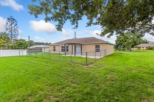 717 Tulip Dr, Sebastian, FL 32958 - Photo 25