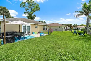 5483 Club Cir, Haverhill, FL 33415 - Photo 19